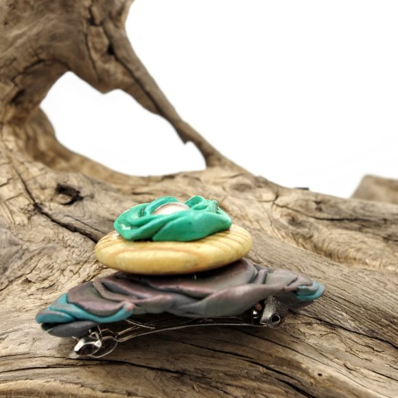 Pearl Flower Hand-Sculpted Hair Clip with Wooden Accent - Picture 3 of 9